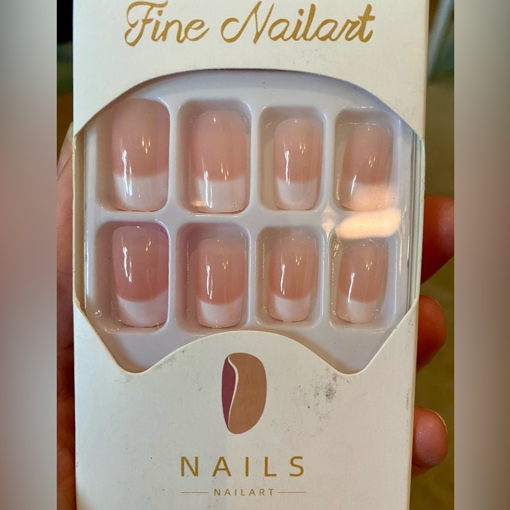 Make up / Nail / Skin Care Bundle— ❤️ 7 travel trial sized, 3 Full Sized ! - Picture 8 of 16